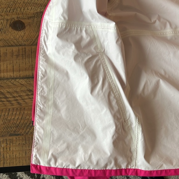 MEC Rain Jacket - Size Youth 14 - Picture 13 of 16